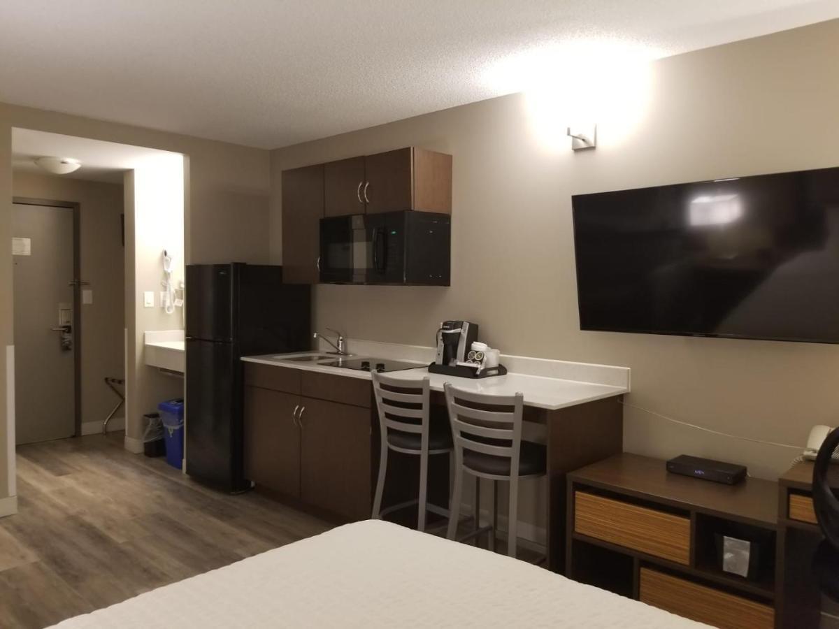Super 8 By Wyndham Winnipeg West Luaran gambar