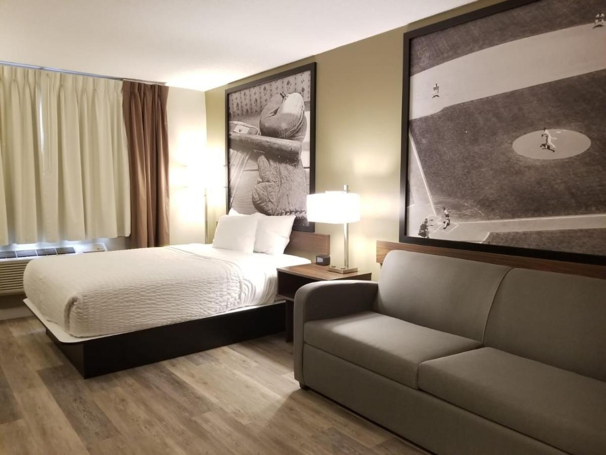Super 8 By Wyndham Winnipeg West Luaran gambar