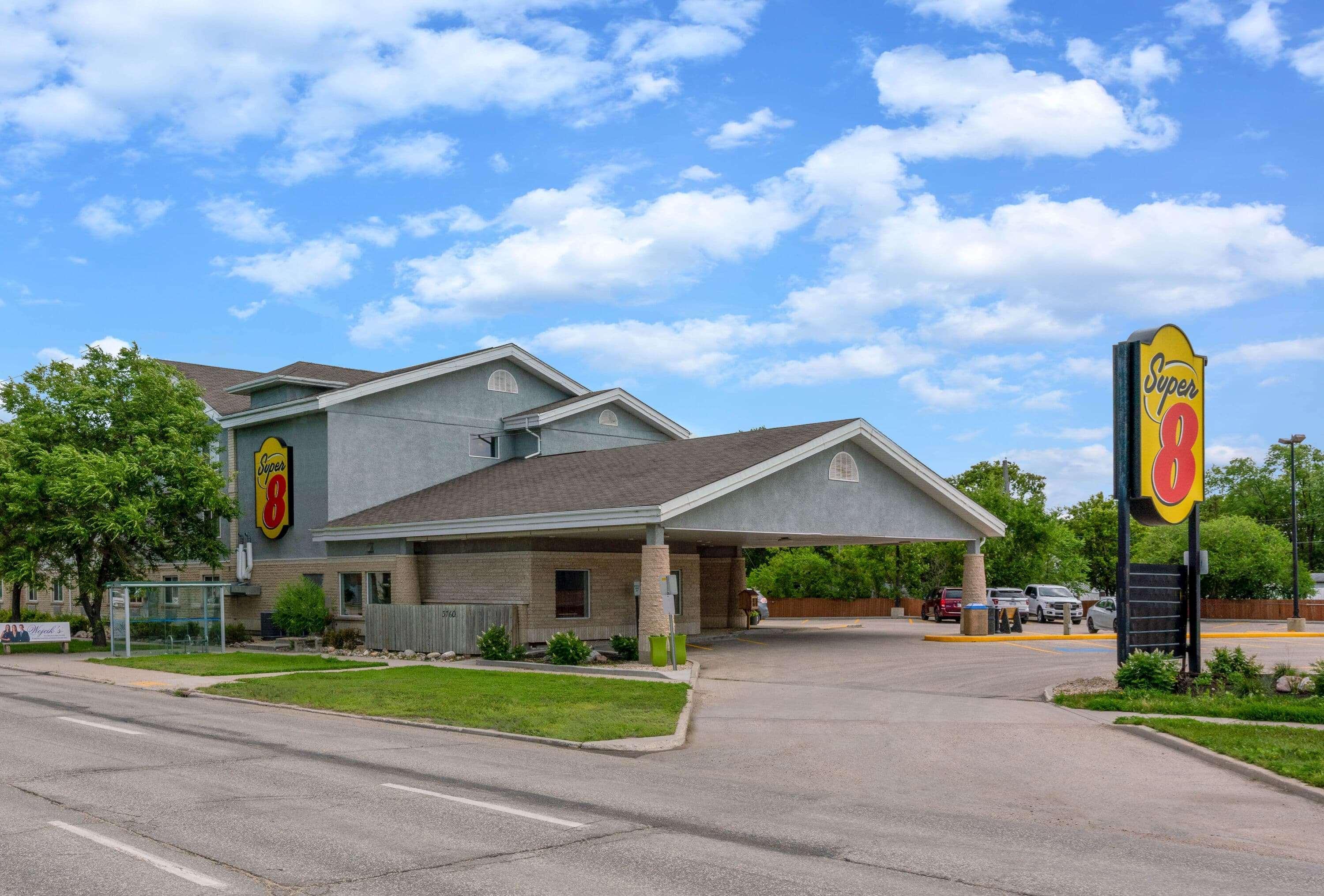 Super 8 By Wyndham Winnipeg West Luaran gambar