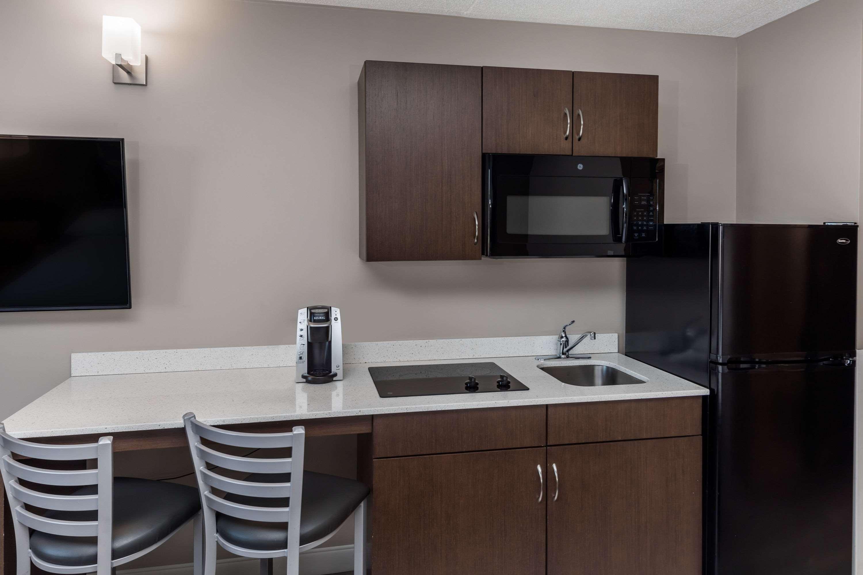 Super 8 By Wyndham Winnipeg West Luaran gambar