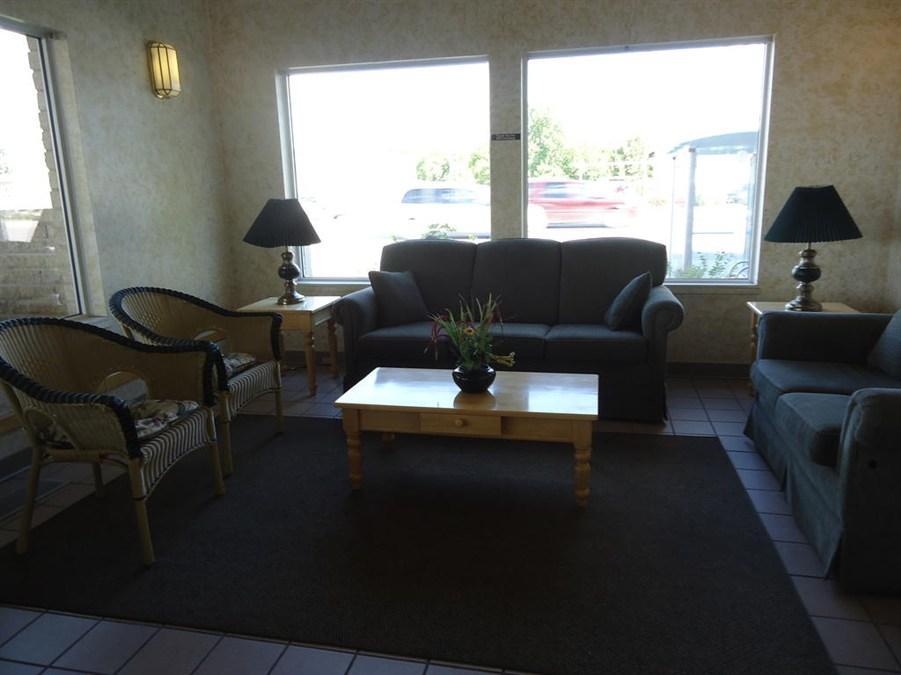 Super 8 By Wyndham Winnipeg West Luaran gambar