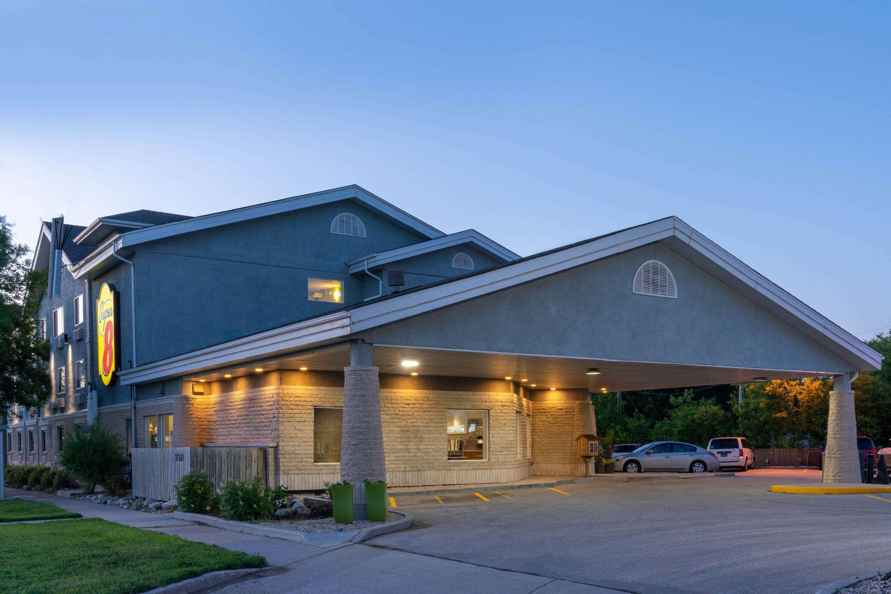 Super 8 By Wyndham Winnipeg West Luaran gambar