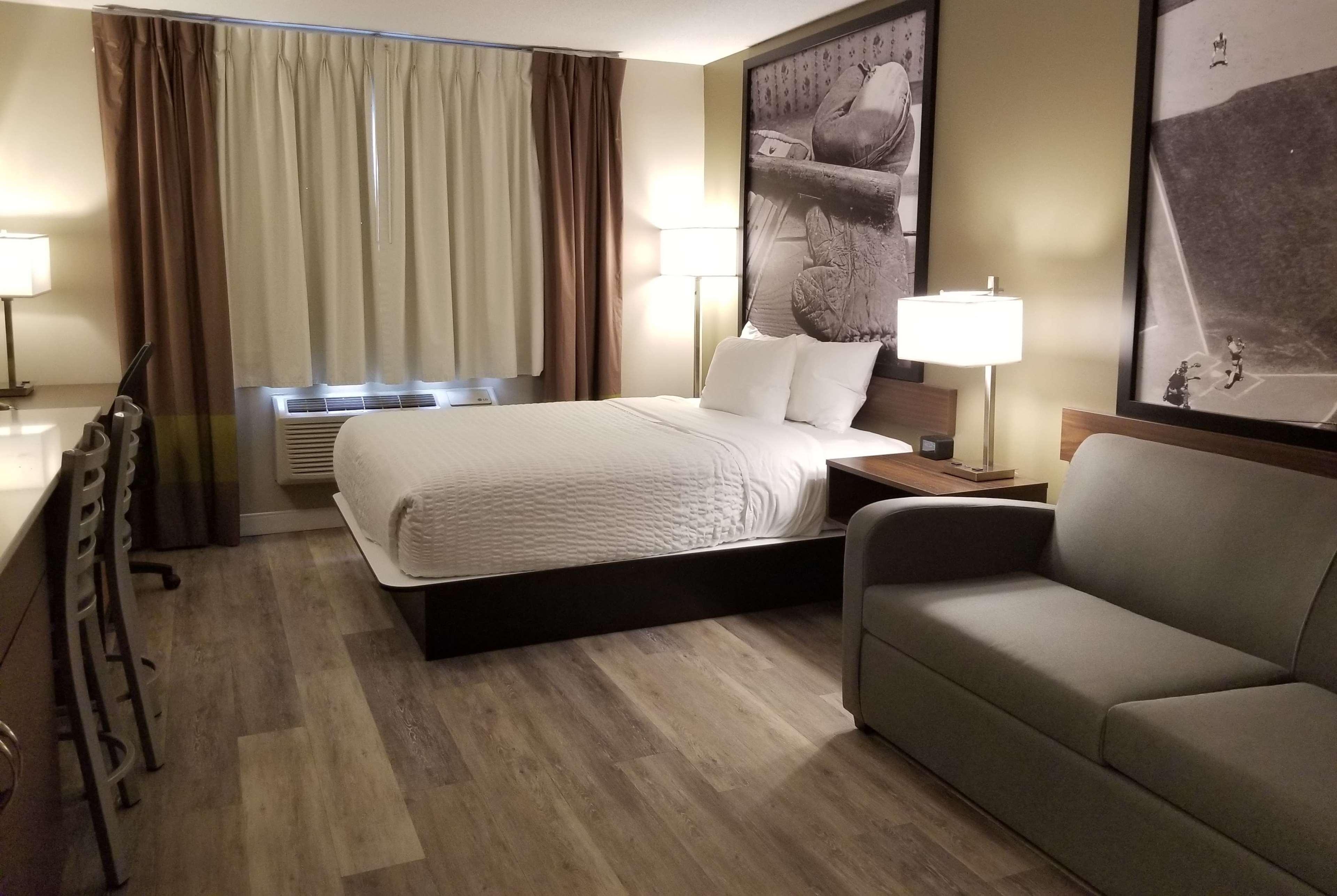 Super 8 By Wyndham Winnipeg West Luaran gambar